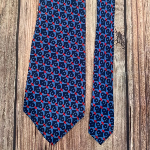 Yves Saint Laurent Paris Wide Tie 
Excellent Pre-Owned Condition - Picture 5 of 8